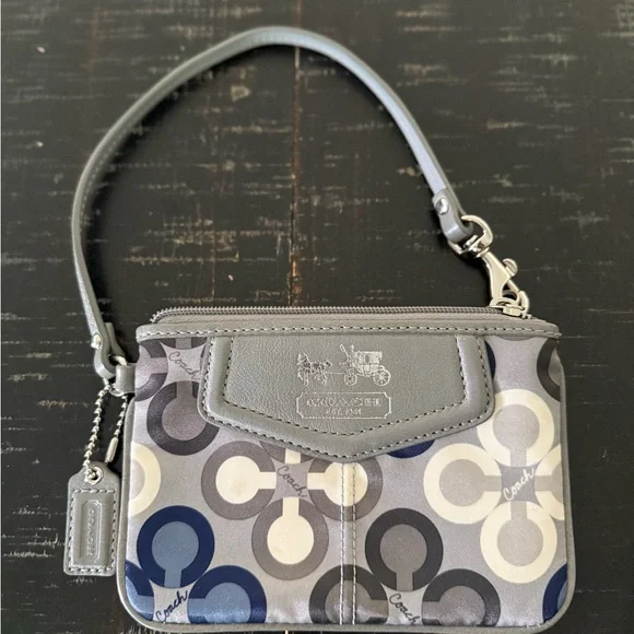 🩶💙Coach Gray & Navy Wristlet, Like New! - Picture 1 of 8
